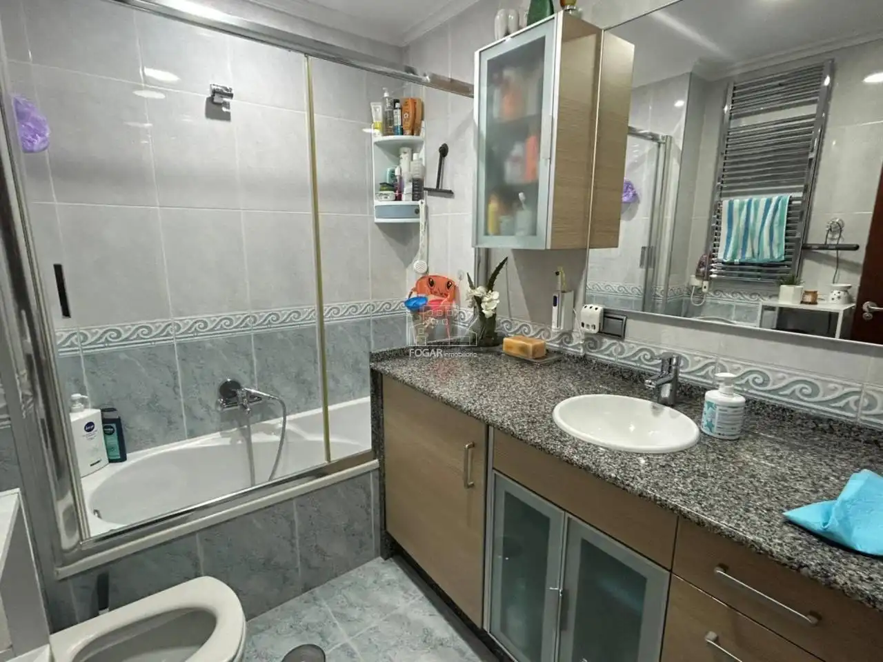 Bathroom of Flat for sale in Vilagarcía de Arousa  with Heating, Terrace and Balcony