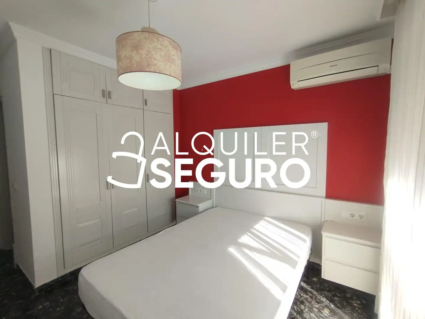 Schlafzimmer von Dachboden zur Miete in Mijas mit Klimaanlage, Heizung und Terrasse