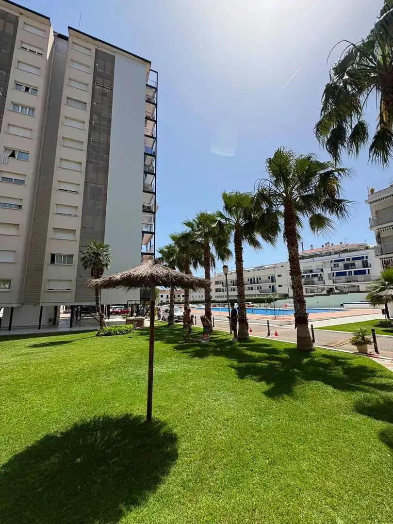 Außenansicht von Wohnungen zum Verkauf in Sitges mit Heizung, Privatgarten und Terrasse