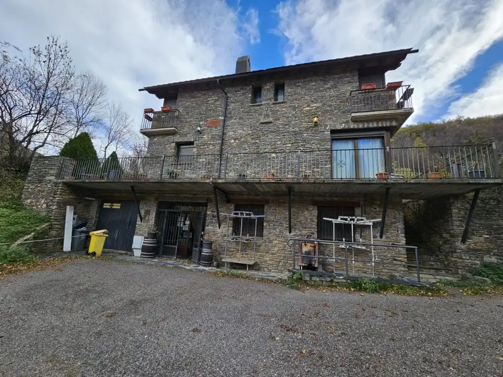 Casa o chalet en venta en Calle Nucleo De Altron, Sort