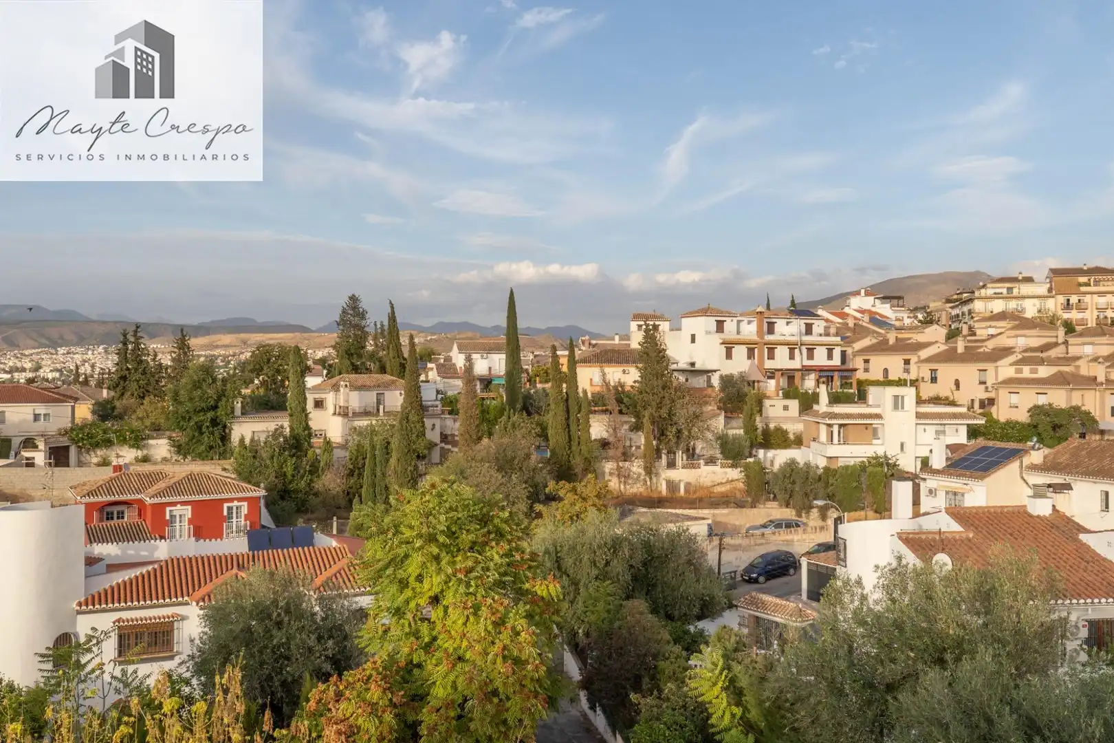 Vista exterior de Casa o xalet en venda en La Zubia amb Calefacció, Jardí privat i Terrassa