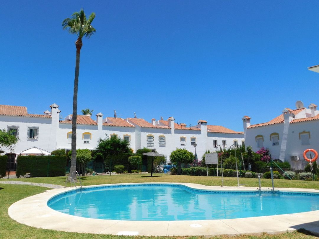 Exterior view of Single-family semi-detached for sale in Casares  with Private garden, Terrace and Swimming Pool