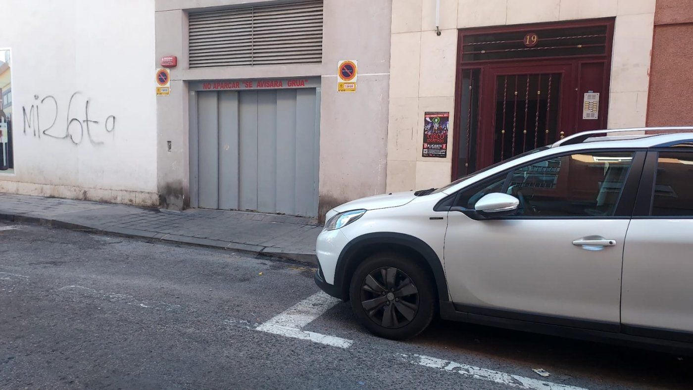 Garaje de alquiler en Altozano - Conde Lumiares