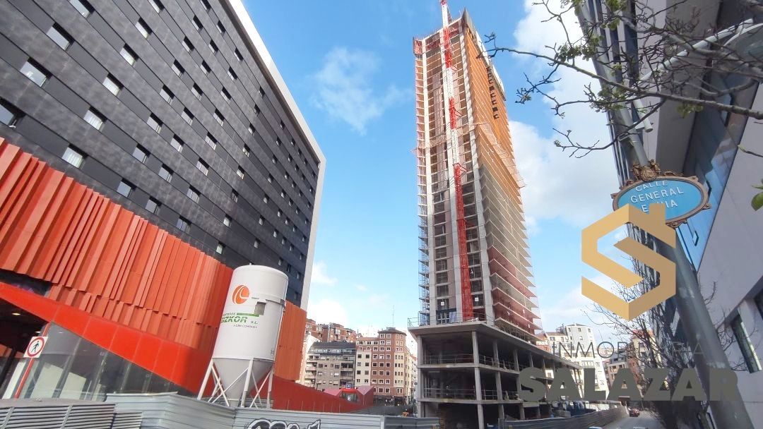 Vista exterior de Pis en venda en Bilbao  amb Aire condicionat, Calefacció i Terrassa