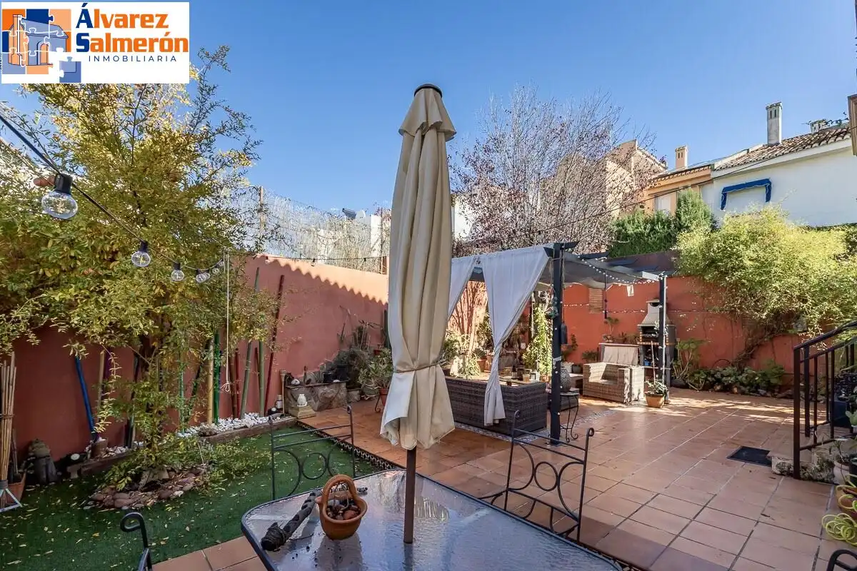 Garden of Houses for sale in Huétor Vega  with Air Conditioner, Heating and Terrace