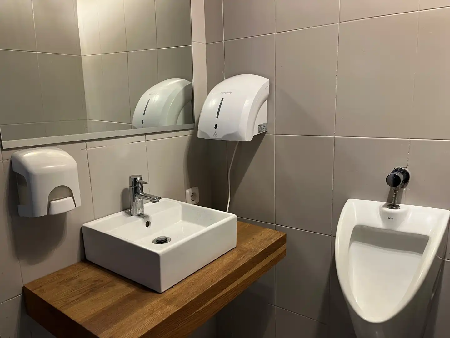 Baño de Local en venta en Sant Hilari Sacalm con Aire acondicionado, Calefacción y Terraza
