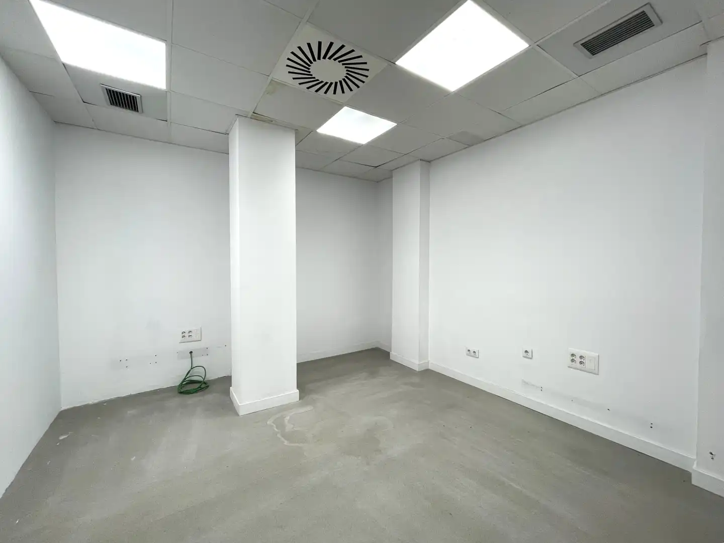 Business premises for sale in Carrer de la Llibertat, imagen 11