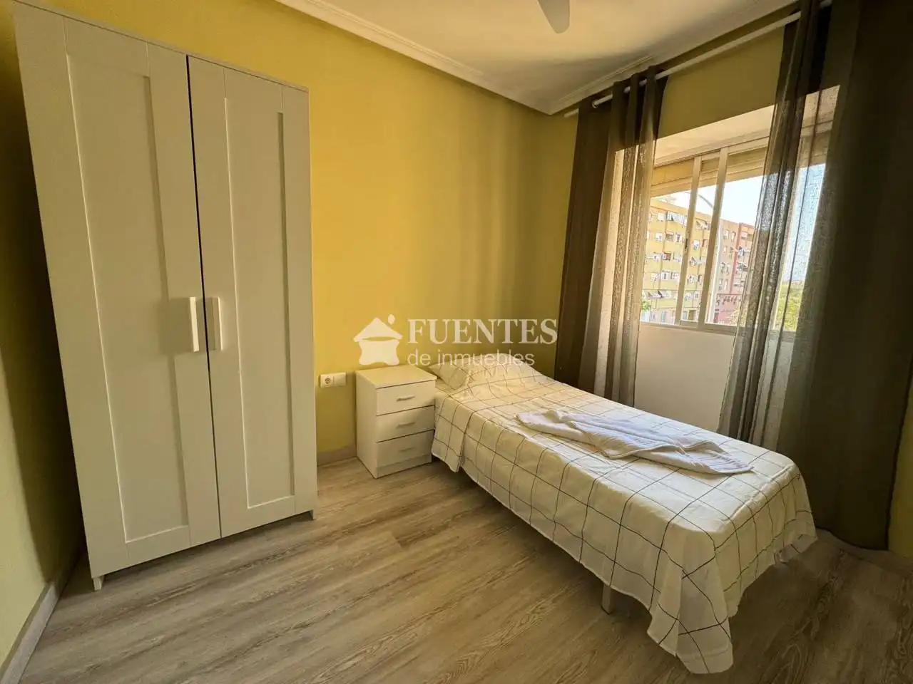 Flat for sale in Calle Victoriano Ximénez de Courer, Florida Alta