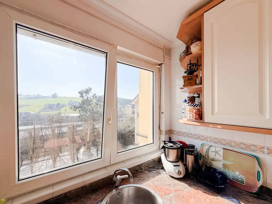 Cocina de Piso en venta en Santa Cruz de Bezana con Calefacción, Terraza y Trastero