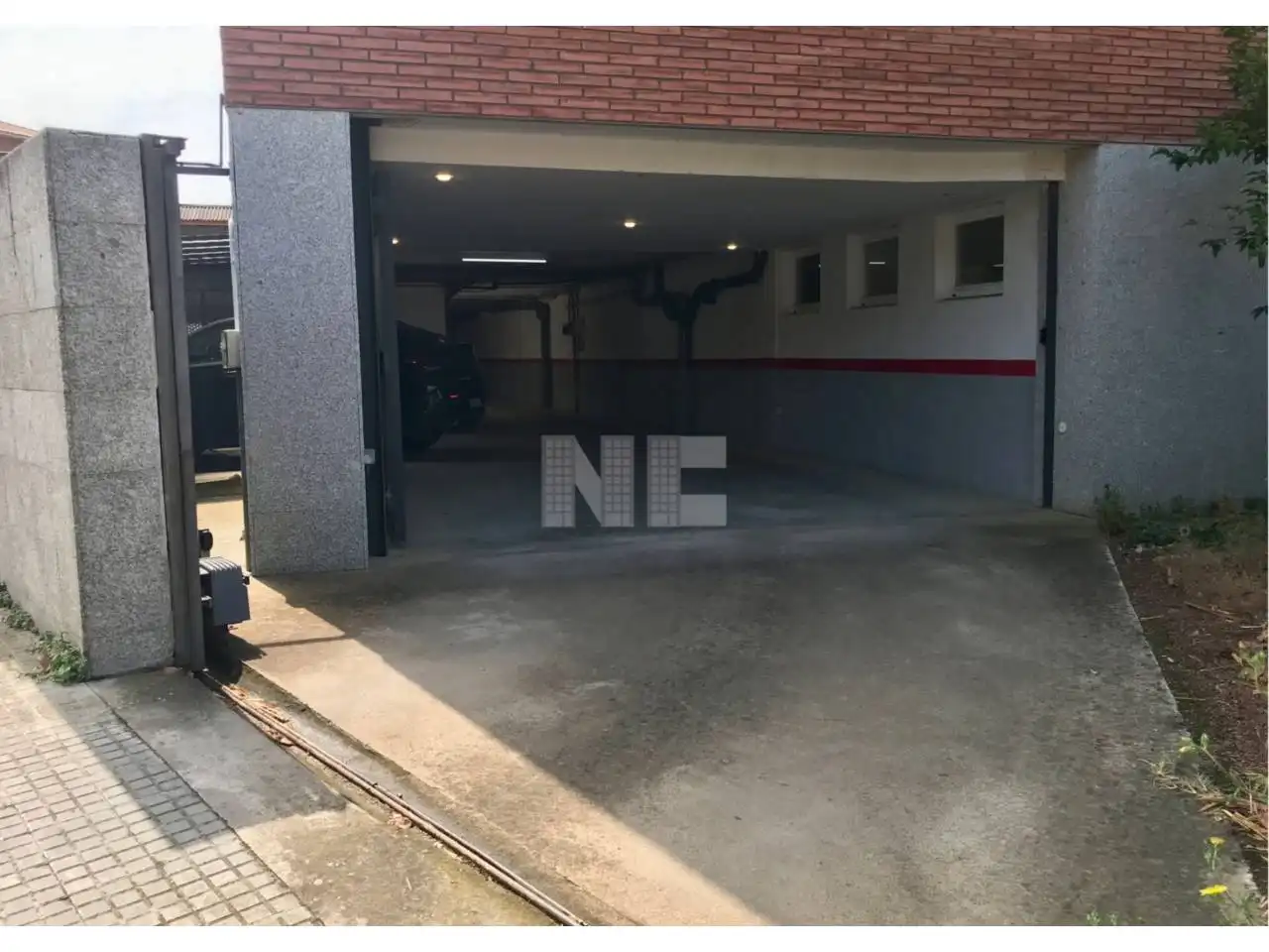 Parkplatz von Garage zur Miete in Vallromanes