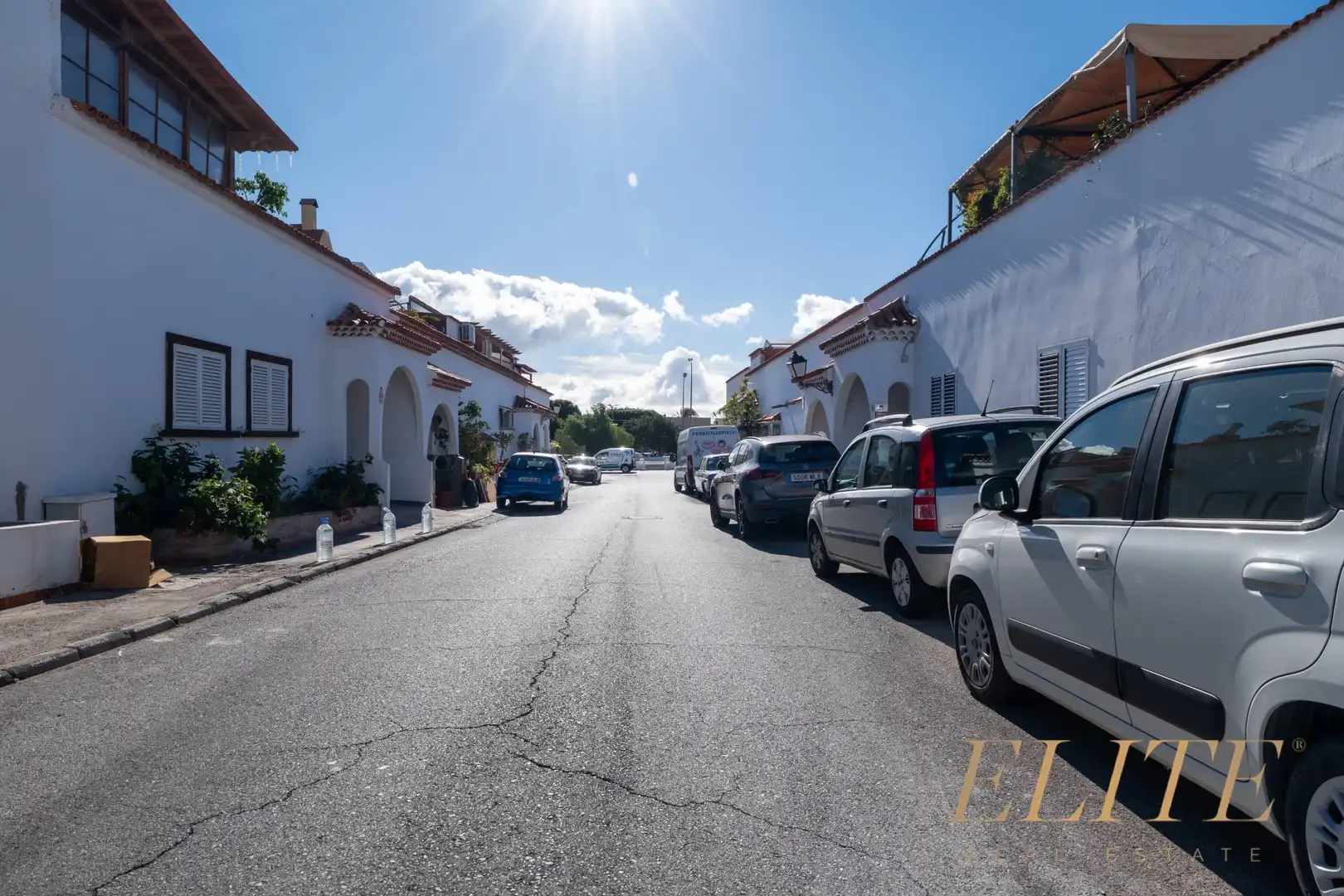 Vista exterior de Casa adosada en venda en San Bartolomé de Tirajana amb Aire condicionat, Calefacció i Jardí privat