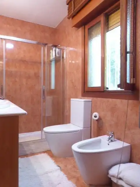 Bany de Casa o xalet en venda en Roquetas de Mar amb Aire condicionat, Calefacció i Jardí privat