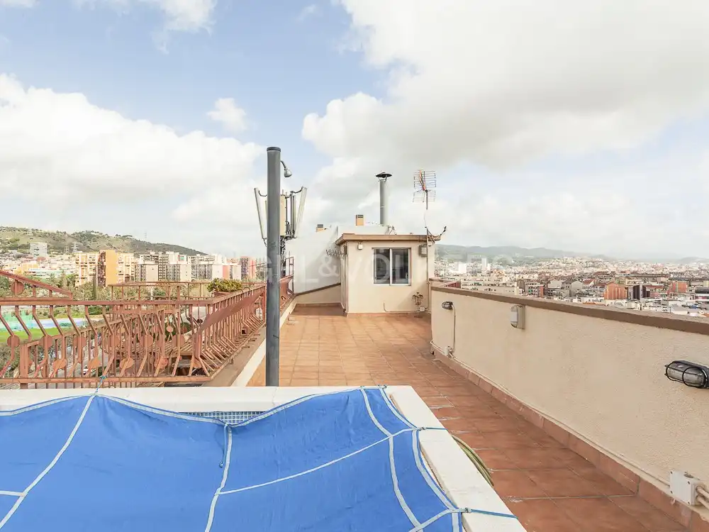 Terrasse von Dachboden zum Verkauf in Barcelona mit Klimaanlage, Heizung und Terrasse