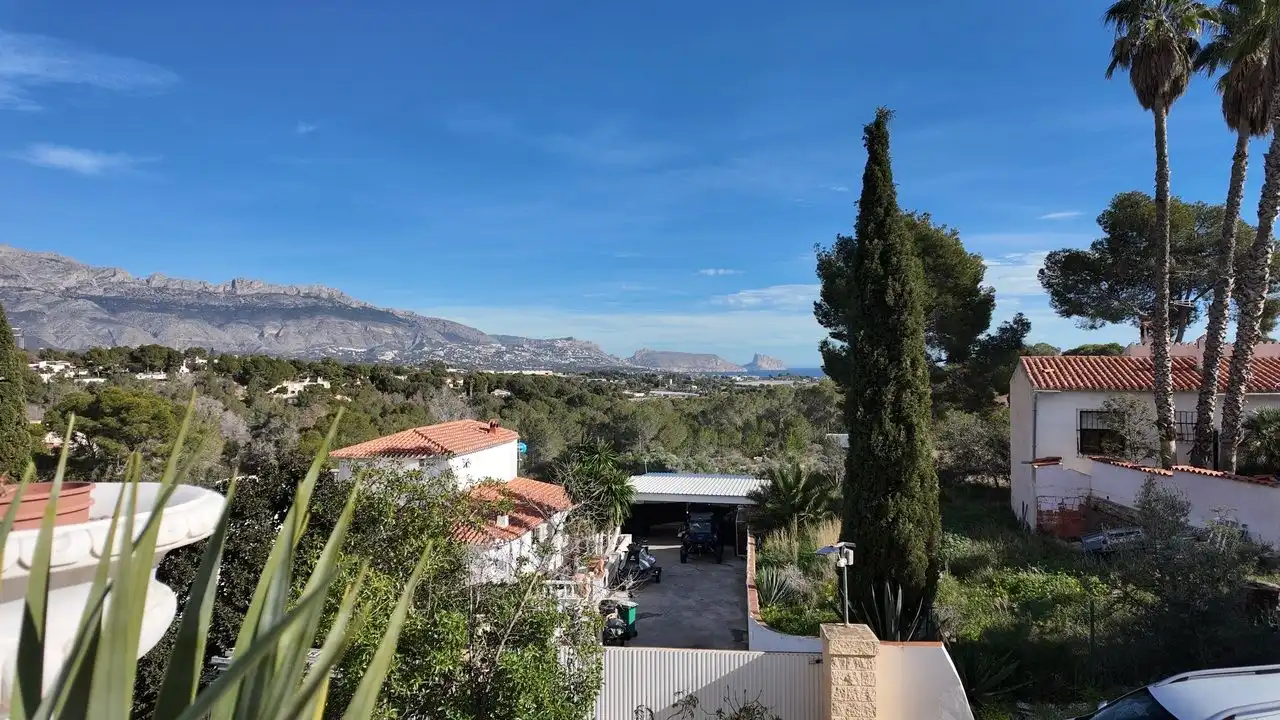 Vista exterior de Casa o chalet en venta en L'Alfàs del Pi con Aire acondicionado, Calefacción y Jardín privado