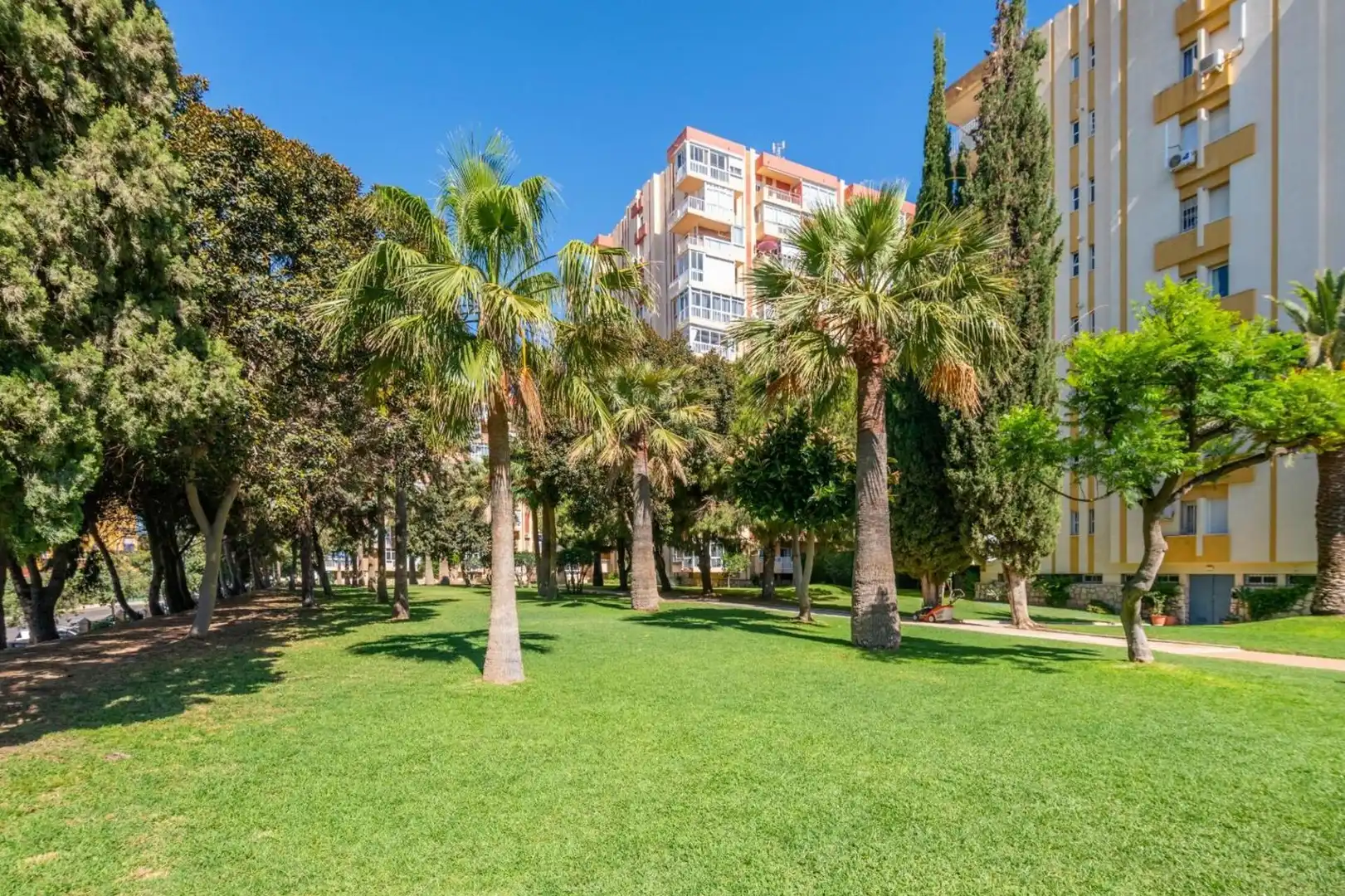 Vista exterior de Estudio en venta en Benalmádena con Aire acondicionado, Calefacción y Amueblado