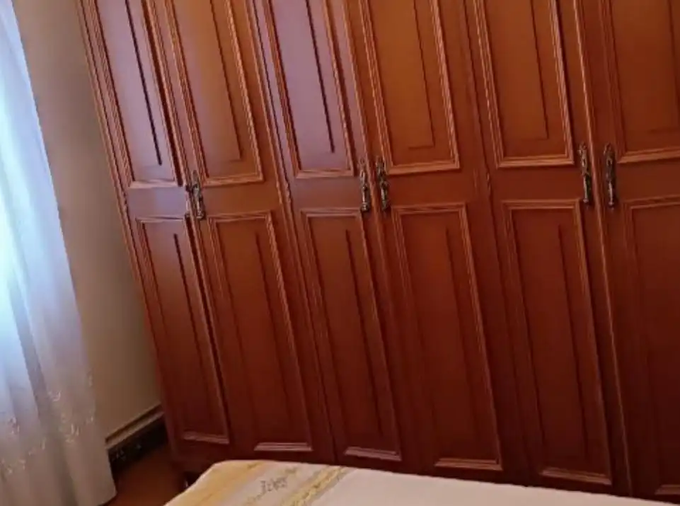 Dormitori de Pis en venda en Ourense Capital  amb Calefacció, Moblat i Balcó