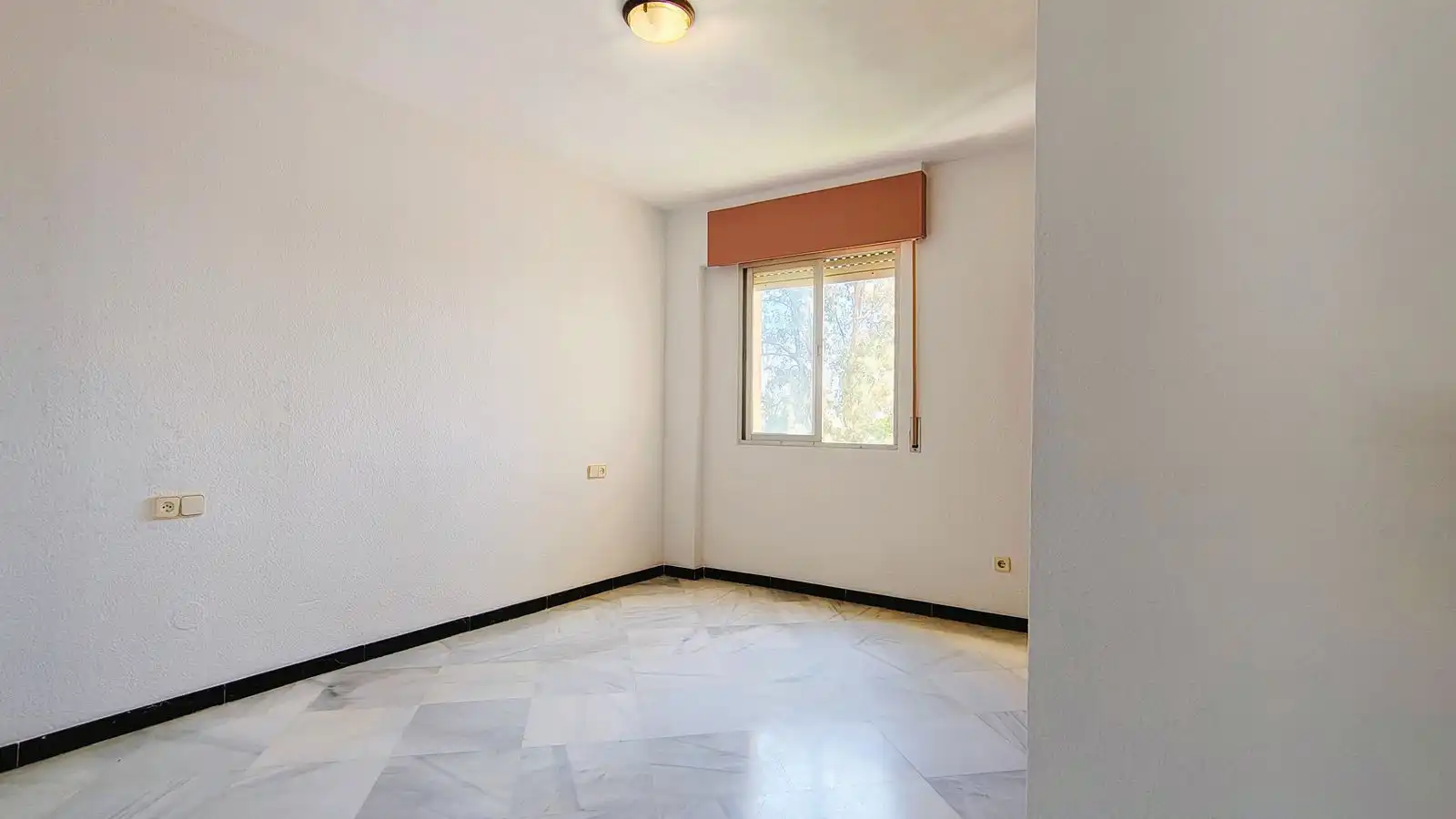 Dormitori de Pis en venda en Marbella amb Aire condicionat, Rentadora i Internet