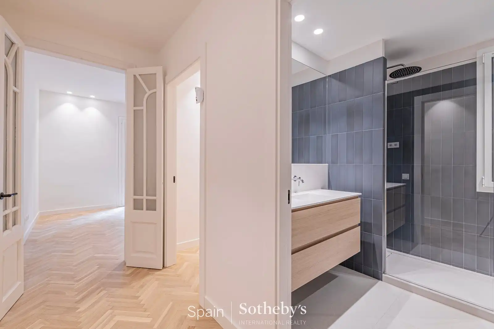 Bany de Apartament en venda en Eixample