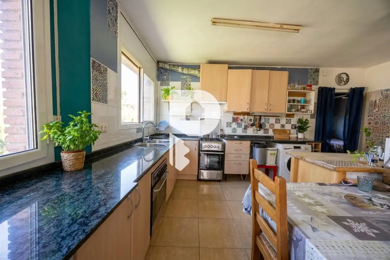 Cuina de Casa o xalet en venda en Cervelló amb Aire condicionat, Jardí privat i Terrassa
