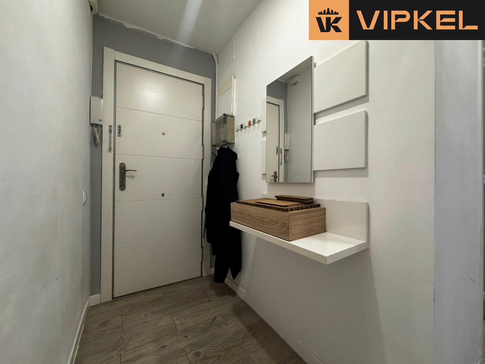 Flat for sale in  Barcelona Capital  with Air Conditioner, Furnished and Oven