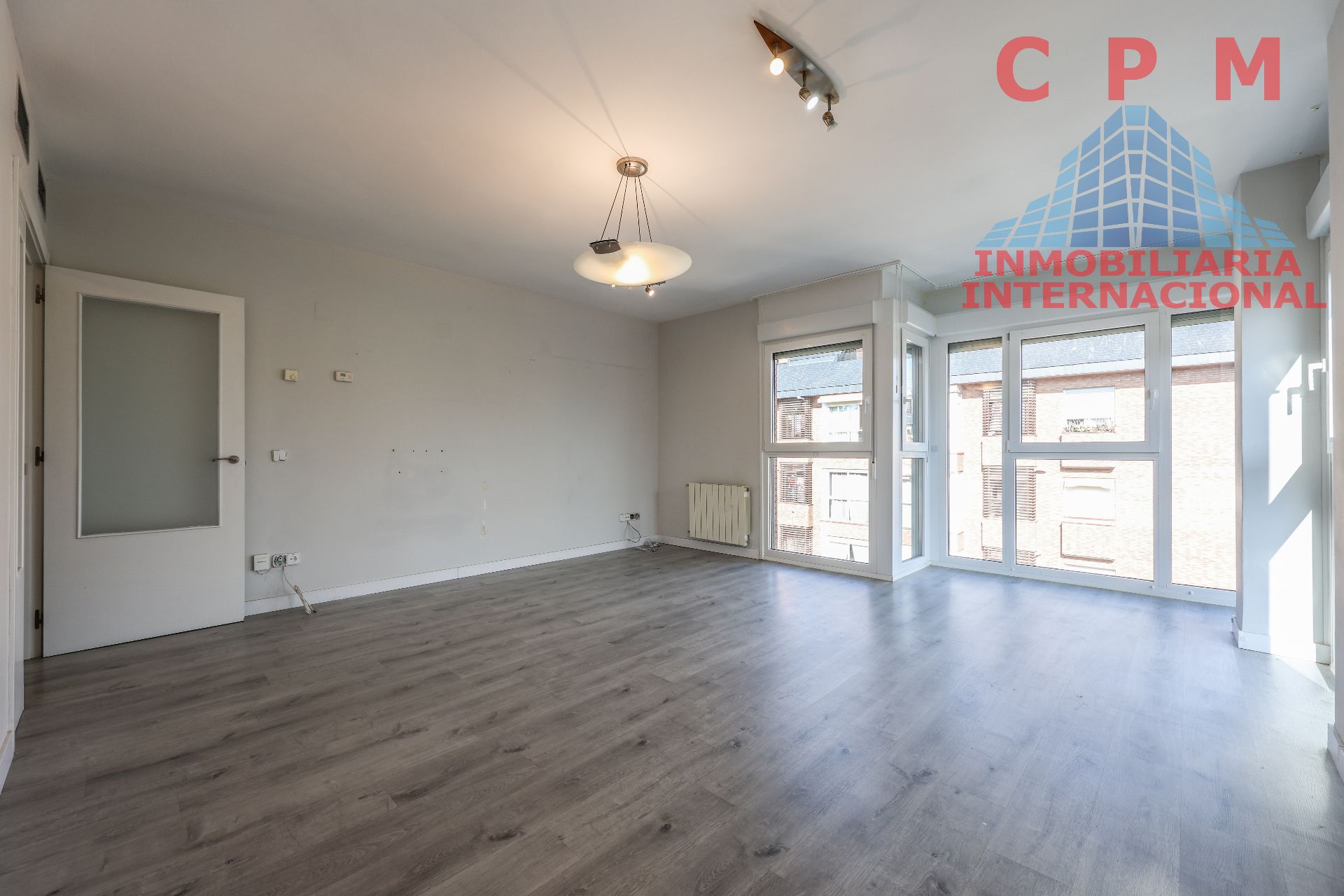 Living room of Flat to rent in  Madrid Capital  with Air Conditioner, Heating and Parquet flooring