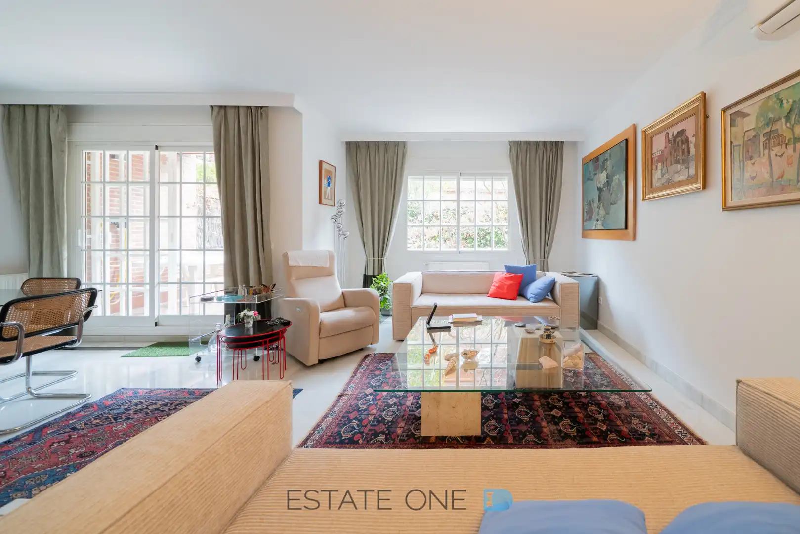 Sala de estar de Casa adosada en venta en  Madrid Capital con Aire acondicionado, Calefacción y Jardín privado