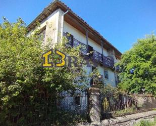 Vista exterior de Casa o xalet en venda en Espinosa de los Monteros amb Balcó