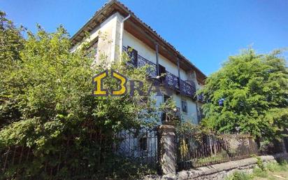 Vista exterior de Casa o xalet en venda en Espinosa de los Monteros amb Balcó