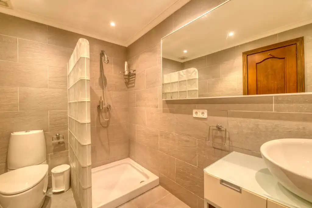 Bathroom of Houses for sale in Calvià  with Terrace, Swimming Pool and Sauna