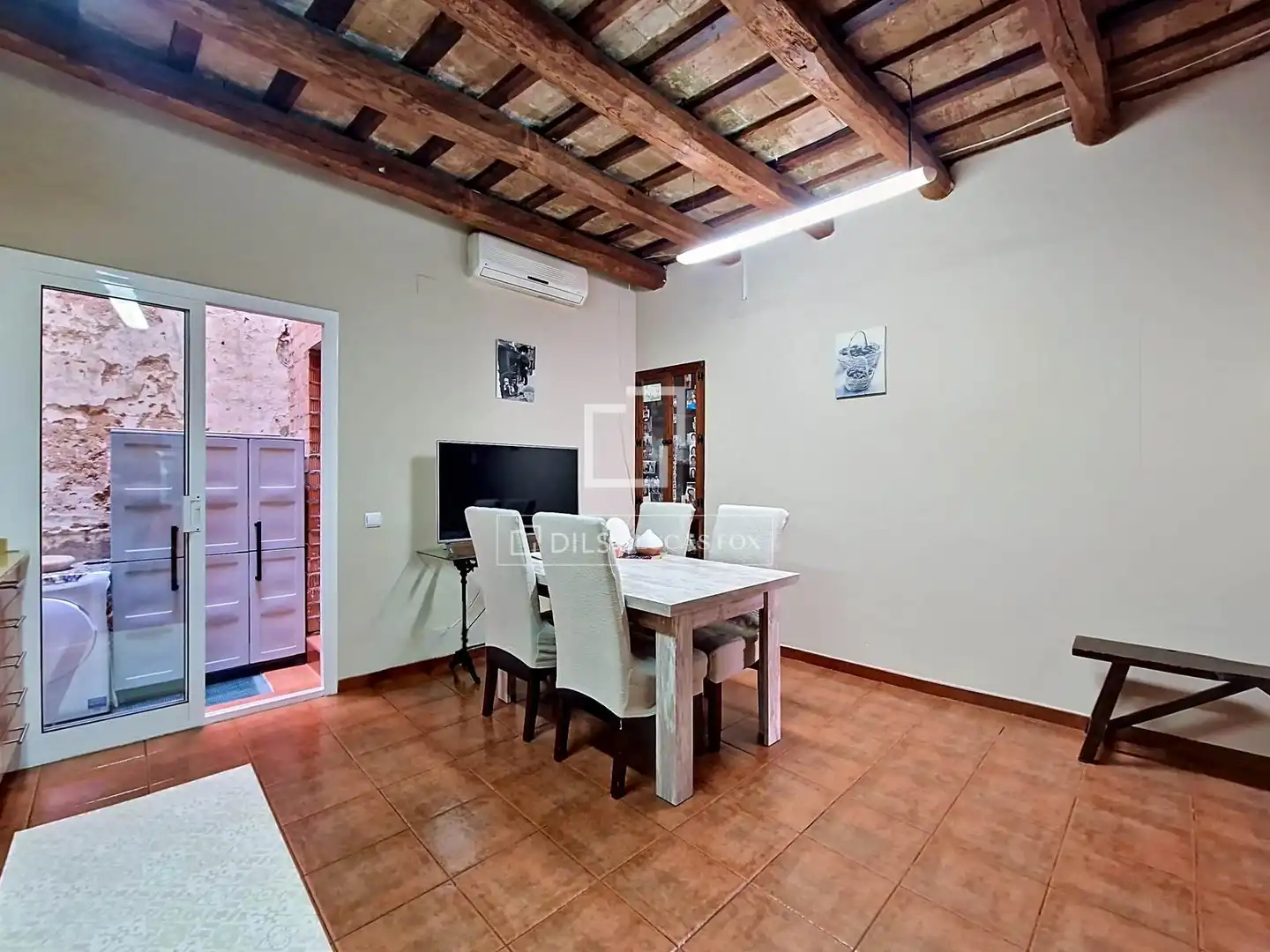Menjador de Casa o xalet en venda en Vilanova i la Geltrú amb Aire condicionat, Calefacció i Terrassa