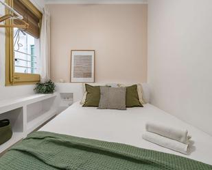 Bedroom of Flat to share in  Barcelona Capital  with Air Conditioner, Heating and Terrace