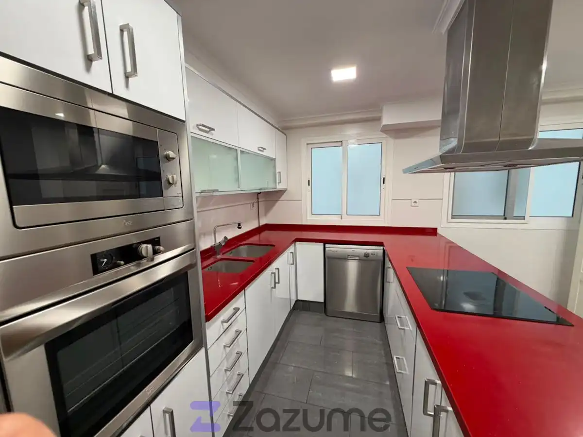 Kitchen of Flat for rent in Valencia  with Air Conditioner, Furnished and Oven