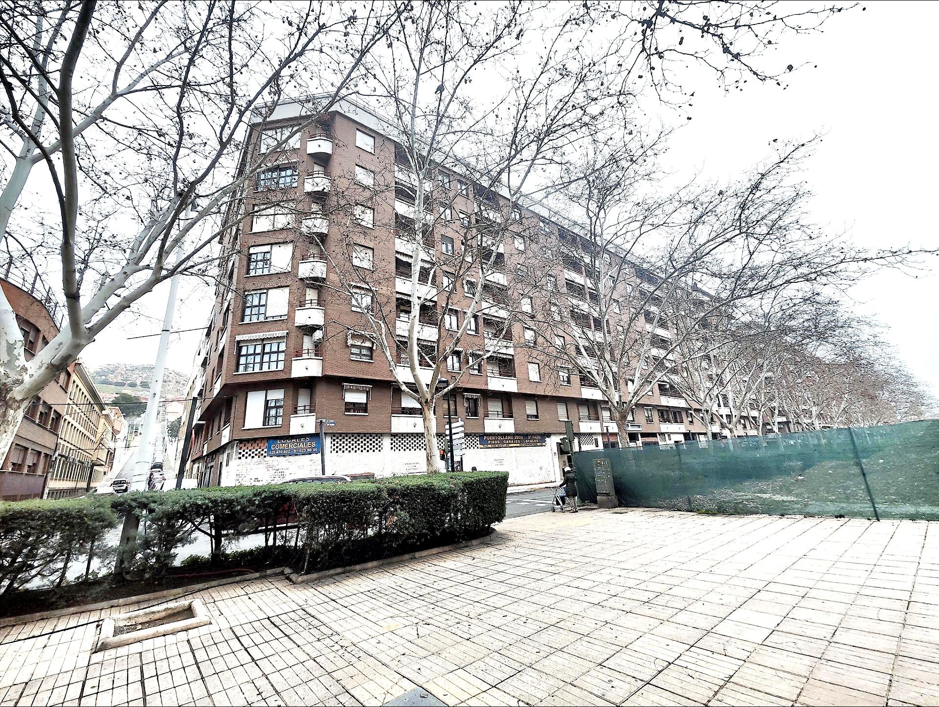 Vista exterior de Garatge en venda en Puertollano