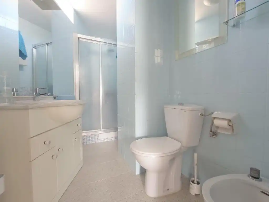 Badezimmer von Wohnung zur Miete in Málaga mit Klimaanlage, Heizung und Terrasse