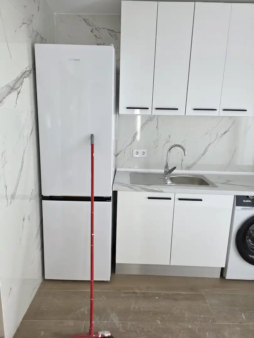Kitchen of Flat for rent in Parla  with Parquet flooring and Washing machine
