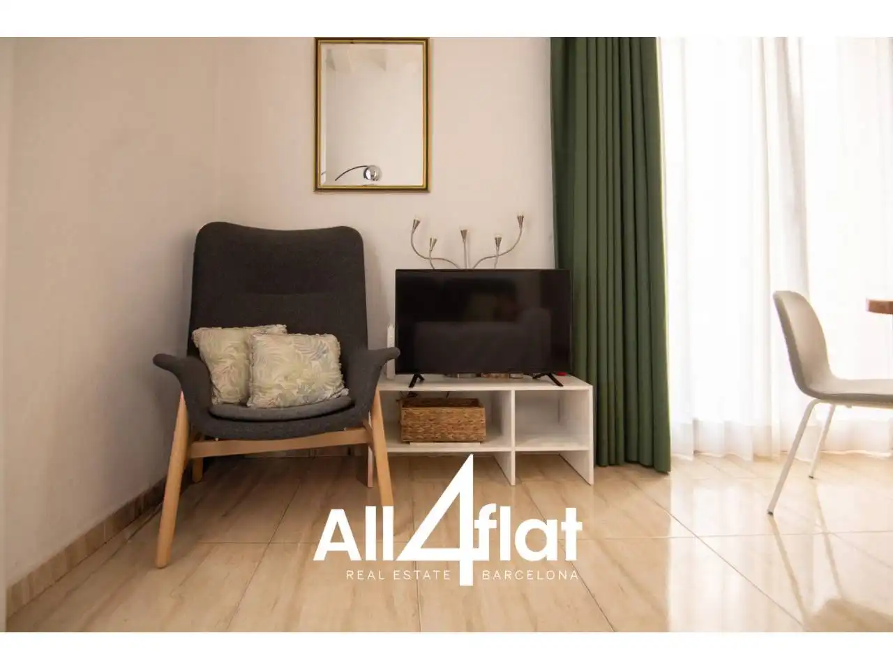 Living room of Flat for sale in Barcelona  with Air Conditioner, Furnished and Balcony