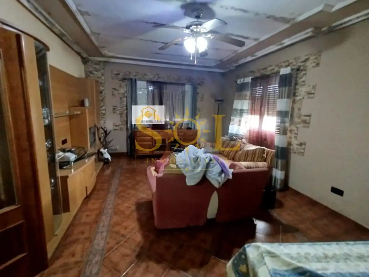 Sala de estar de Casa o chalet en venta en Quintana del Marco con Calefacción y Parquet