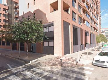 Apartment with balcony for sale in Benalúa - Babel
