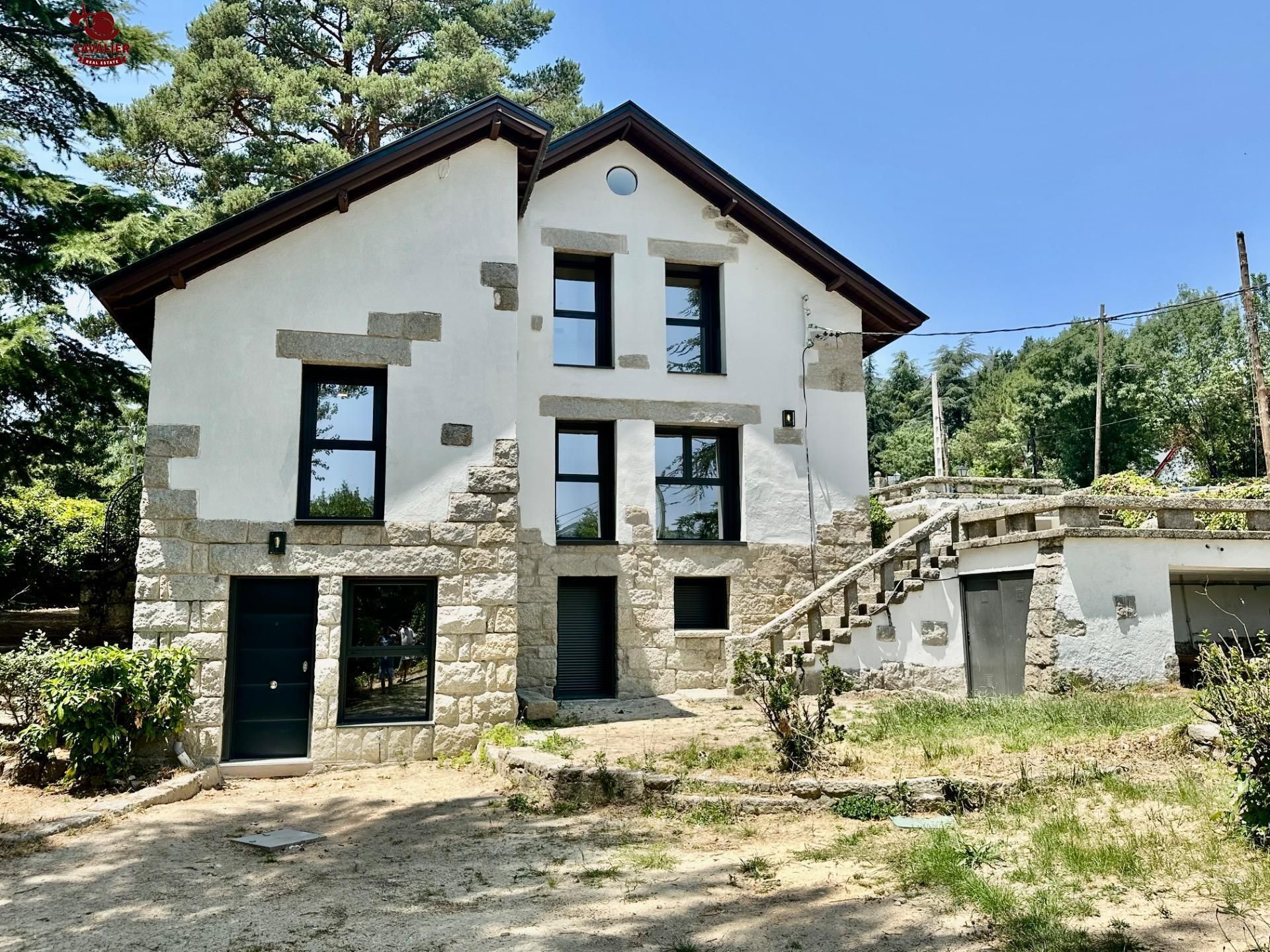 Vista exterior de Casa o xalet en venda en Los Molinos amb Aire condicionat, Calefacció i Jardí privat