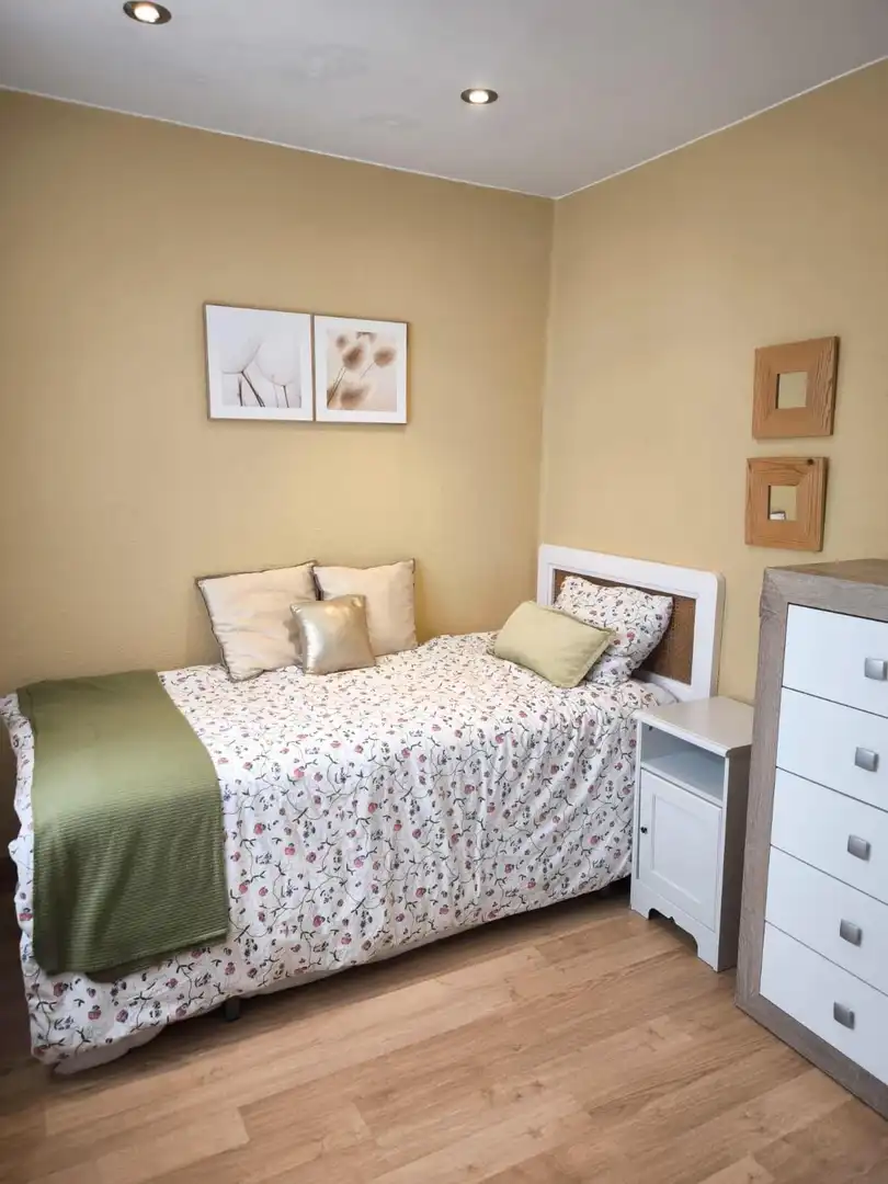 Bedroom of Flat for rent in Oviedo   with Heating and Furnished