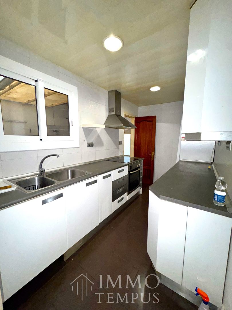 Cocina de Piso en venta en Terrassa con Balcón