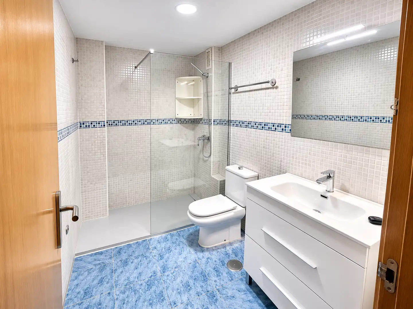 Bathroom of Flat for rent in Alcantarilla