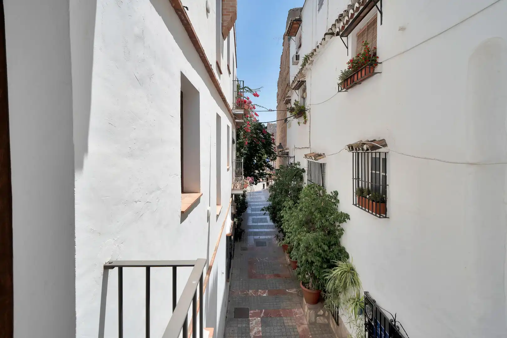Außenansicht von Gebäude zum Verkauf in Marbella