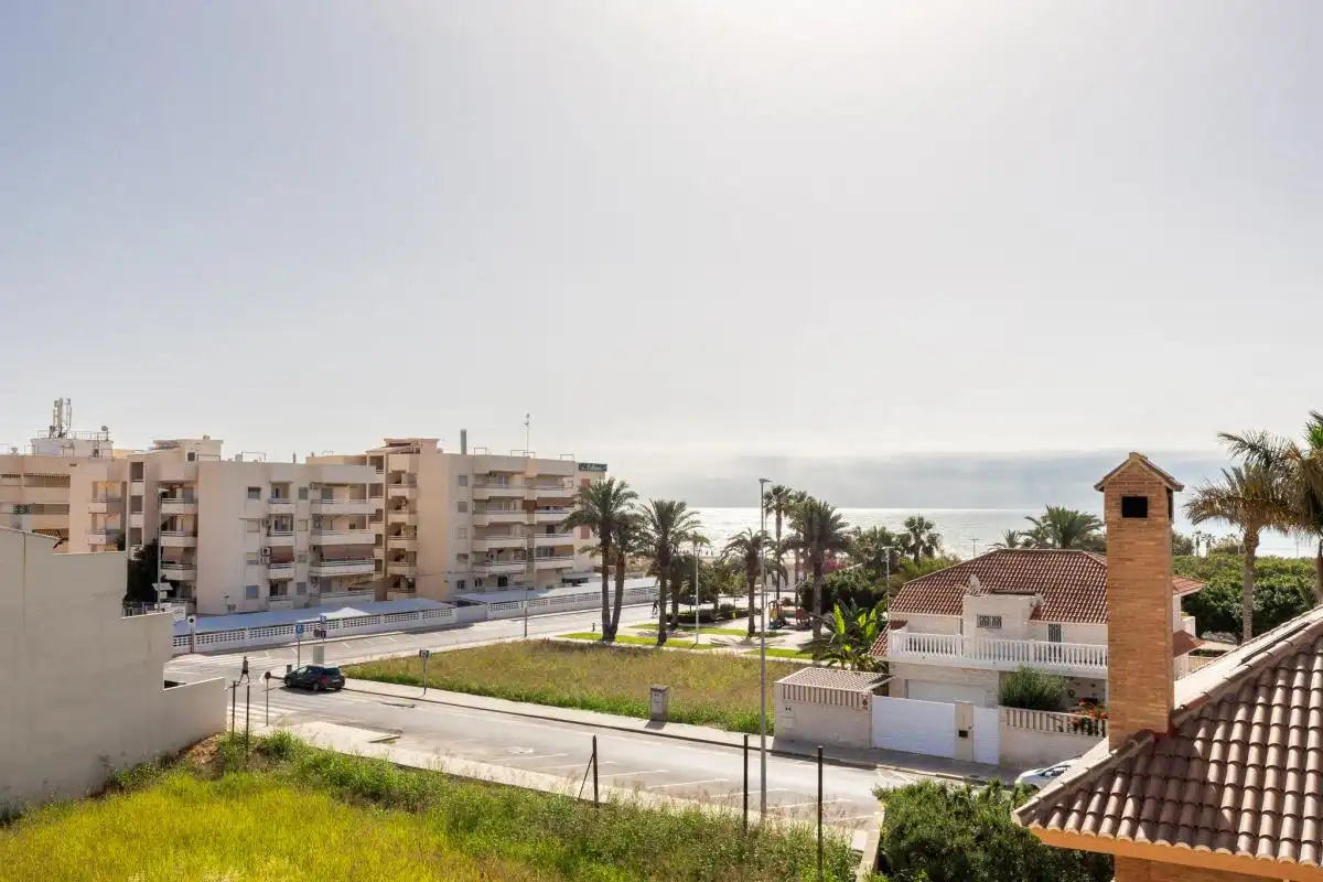 Vista exterior de Casa adosada en venda en Canet d'En Berenguer amb Aire condicionat, Calefacció i Terrassa