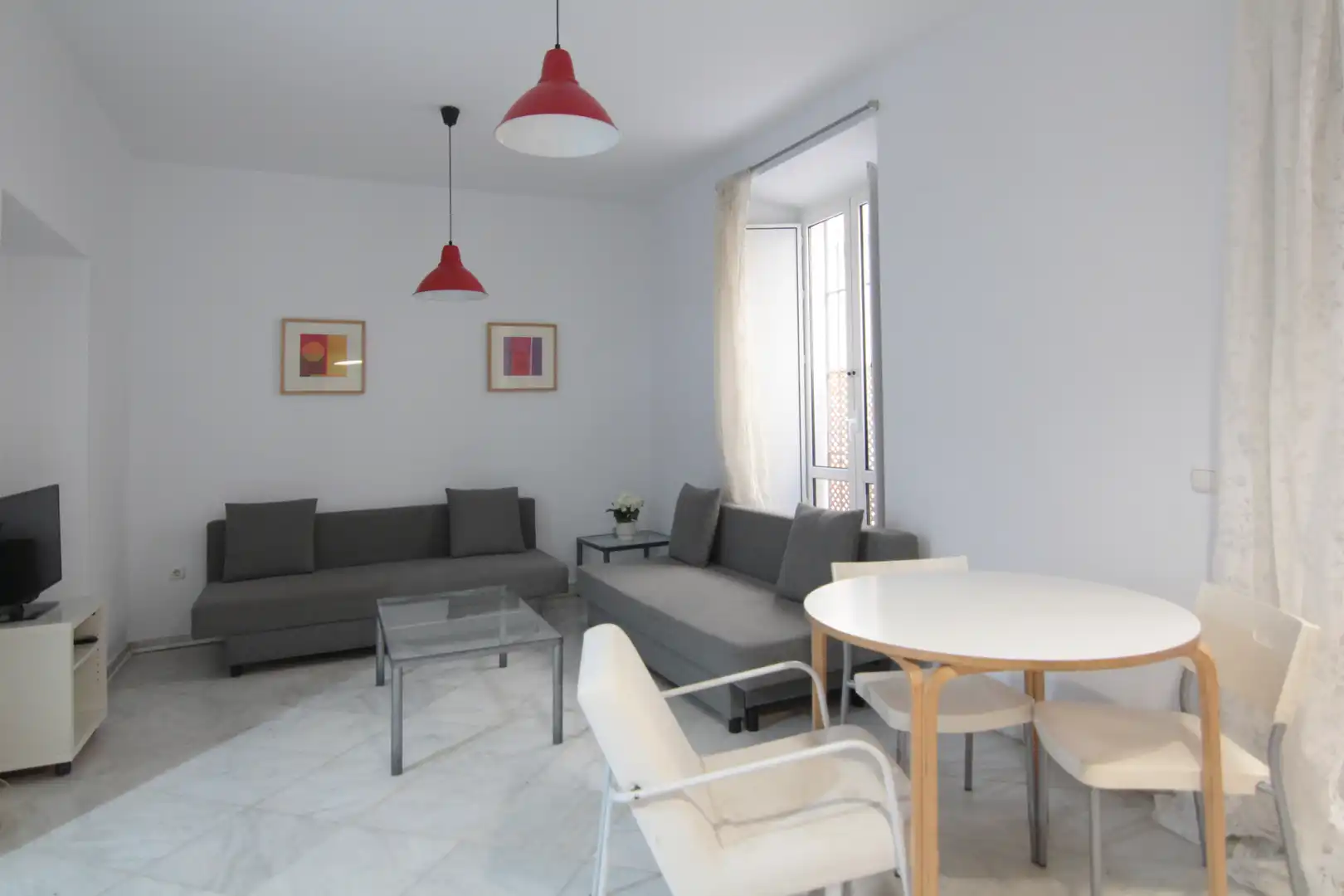 Living room of Flat for sale in Sevilla  with Air Conditioner, Heating and Furnished