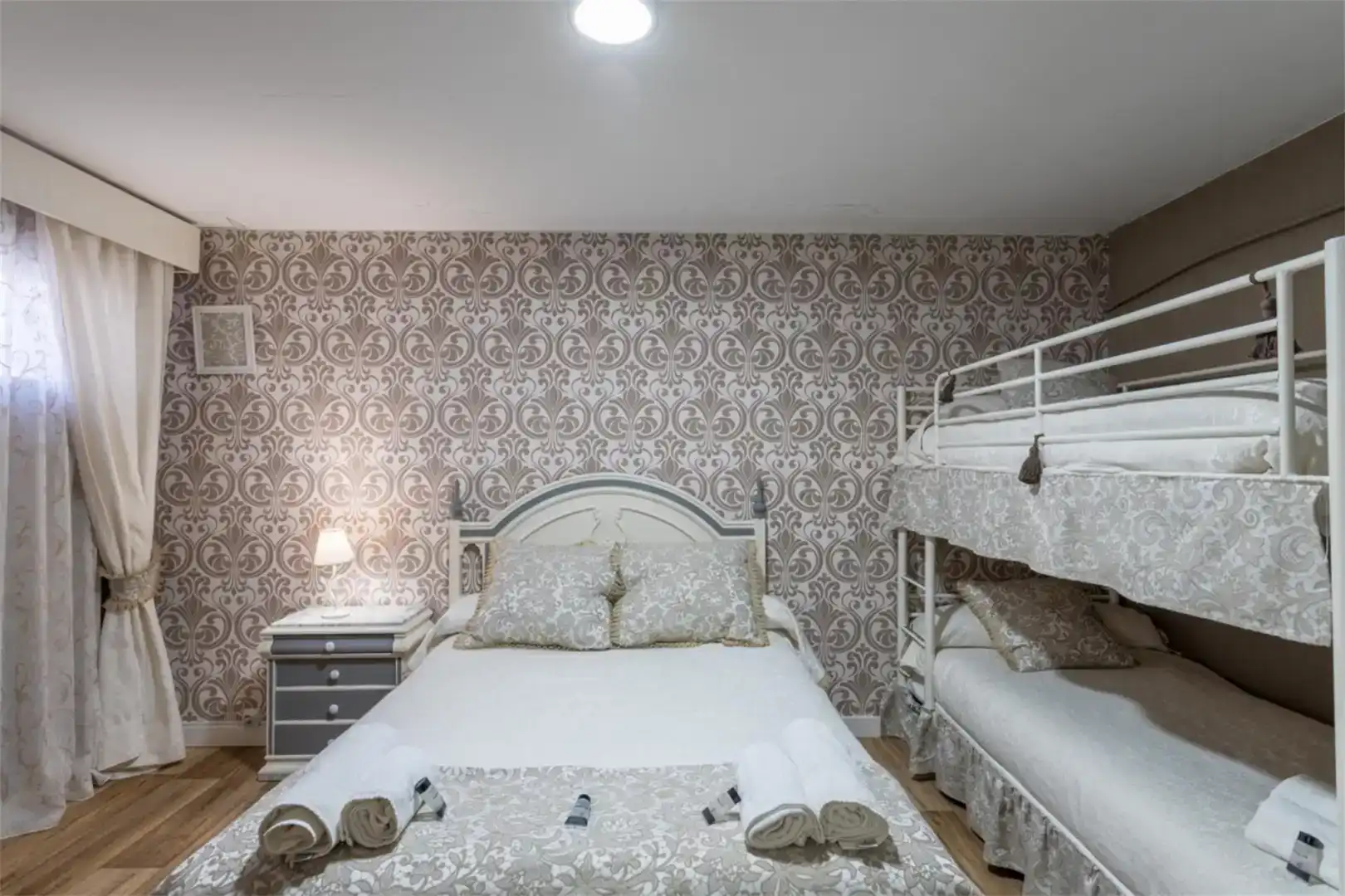 Habitación de Casa o chalet en venta en Fuentes de Andalucía con Aire acondicionado y Piscina