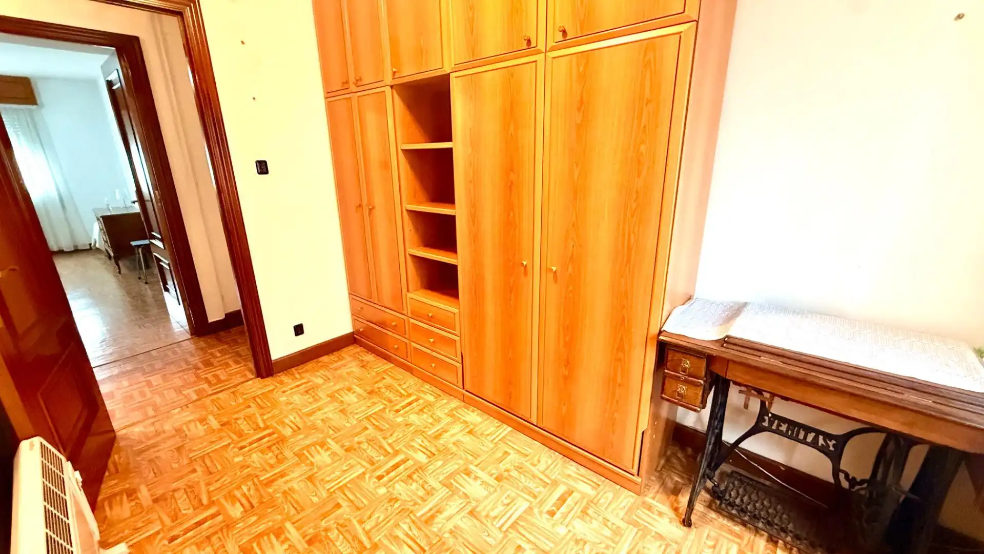 Habitación de Piso en venta en Ourense Capital  con Amueblado y Balcón
