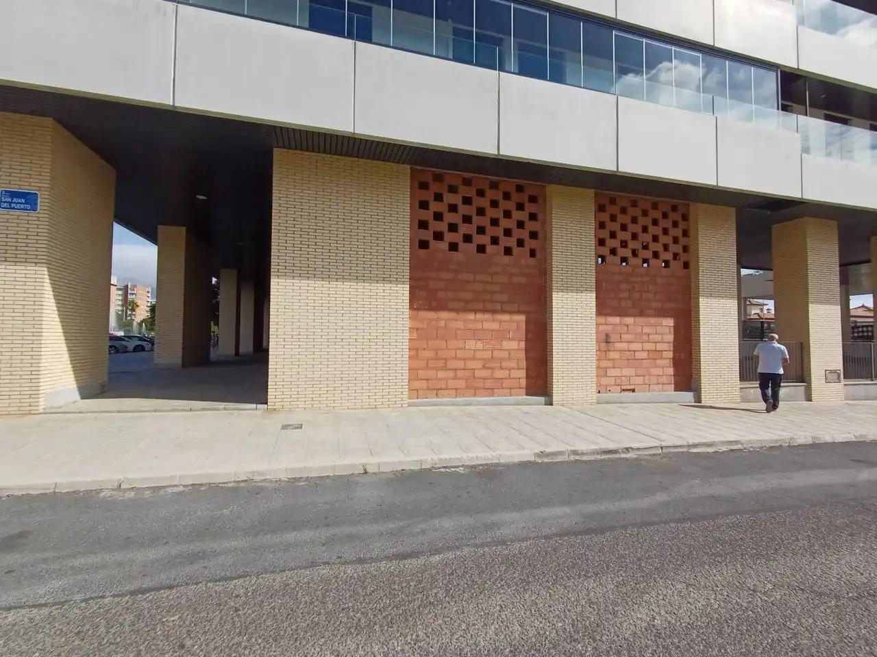 Exterior view of Commercial properties for rent in Huelva