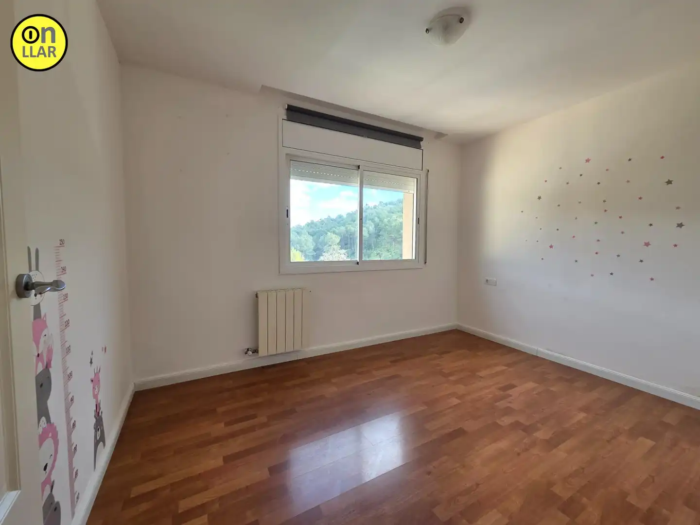 Dormitori de Casa o xalet en venda en Canyelles amb Piscina comunitària