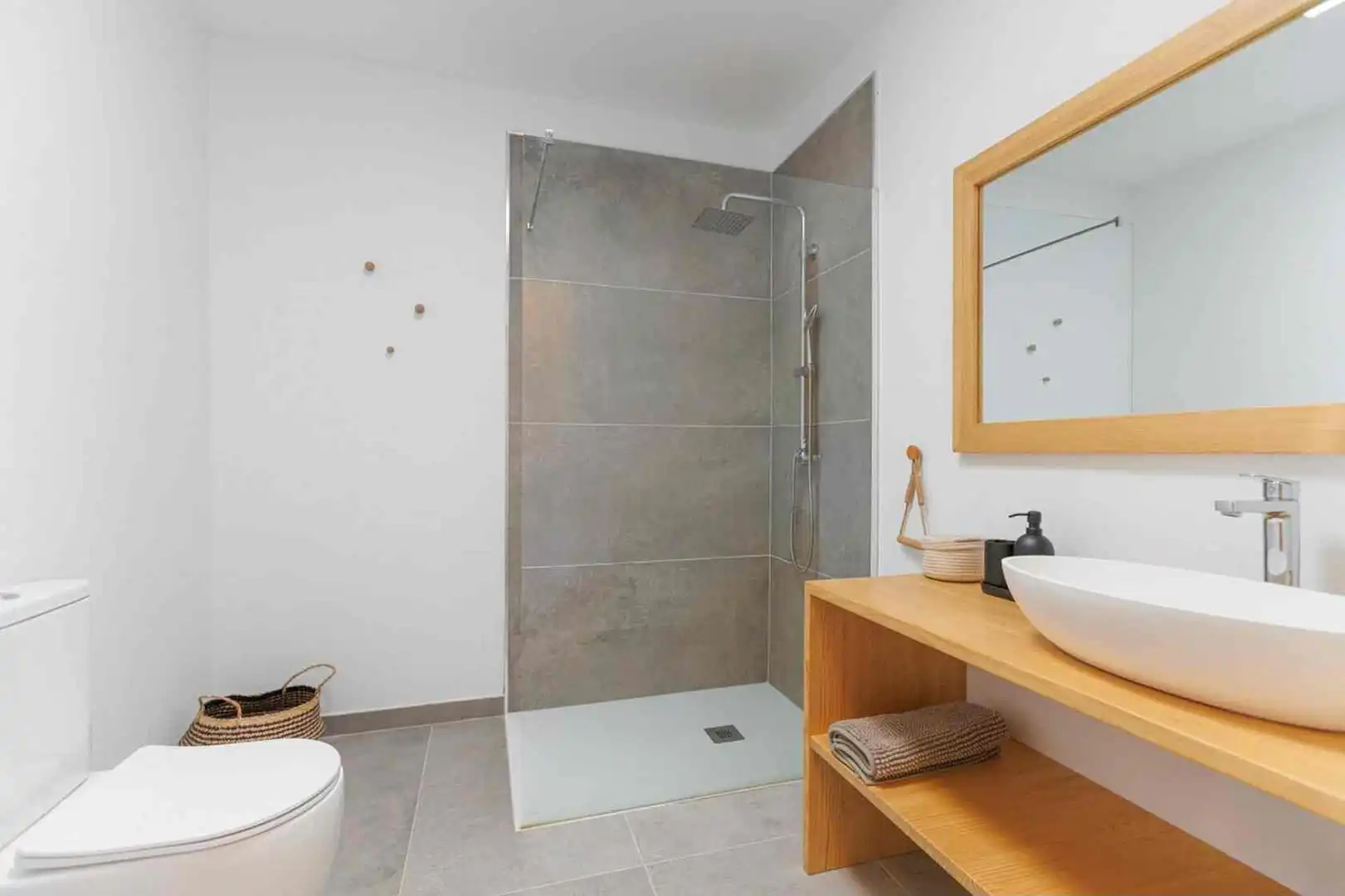 Bany de Casa o xalet en venda en La Oliva amb Jardí privat, Terrassa i Traster